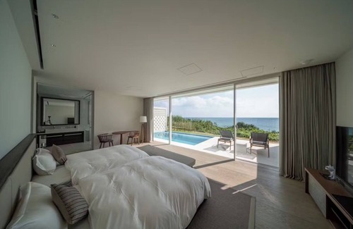Miyakojima Hotel | Pool Jacuzzi Ocean view Escape the hustle and b - Villa B/Miyakojima Okinawa