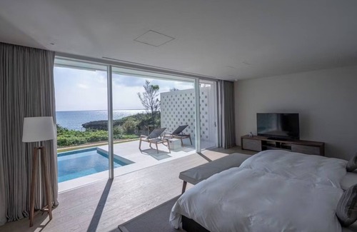 Miyakojima Hotel | Pool Jacuzzi Ocean view Escape the hustle and b - Villa B/Miyakojima Okinawa