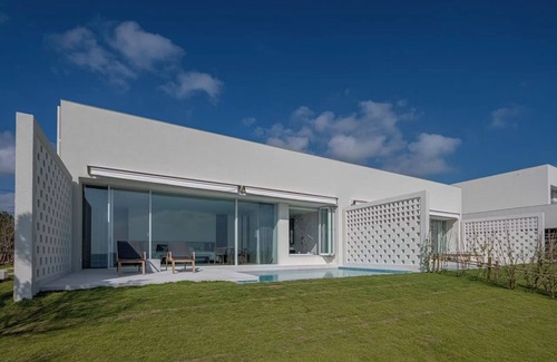 Miyakojima Hotel | Pool Jacuzzi Ocean view Escape the hustle and b - Villa A/Miyakojima Okinawa