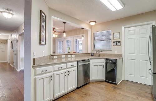 Stephenville House | Pool | On Golf Course | 3BR | Close to Tarleton