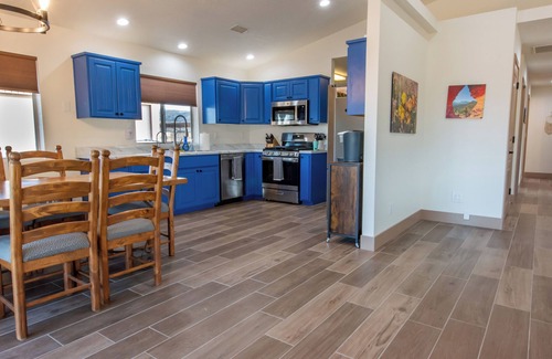 Cornville House | Pool, Sauna, Hot Tub, King size bed, BBQ, easy access to Sedona @Dark Sky Ranch!