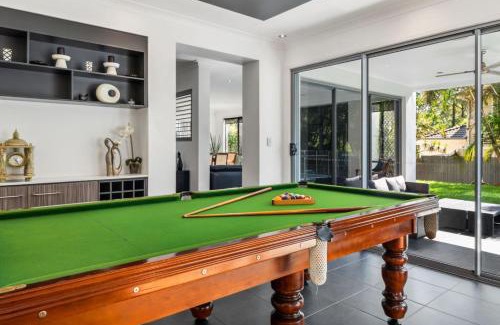 Calamvale House | Pool Table and Resort Pool 4BR Holiday Paradise