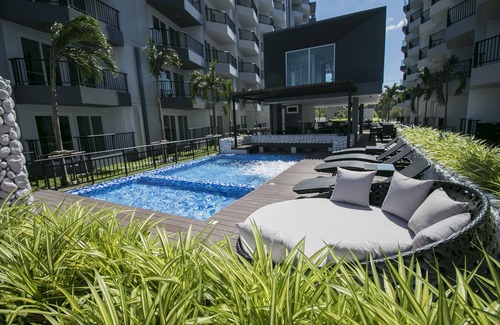 Kram Apartment | Pool view from your balcony with free Wi-Fi, only 2 mins to Mae Phim beach.