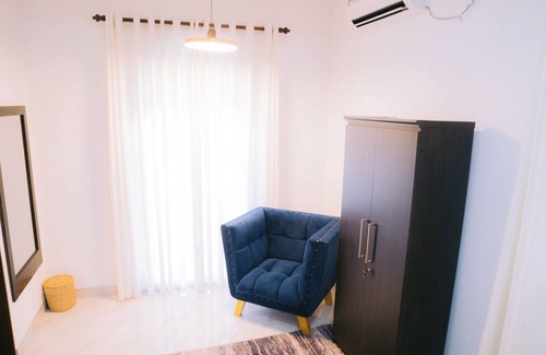Katana Villa | Pool View With Queen Size Bed Room+ A/C