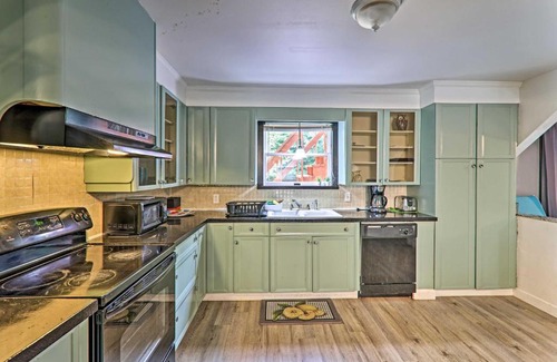 Tobyhanna House | PoolandBeach Access Spacious Tobyhanna Family Home!
