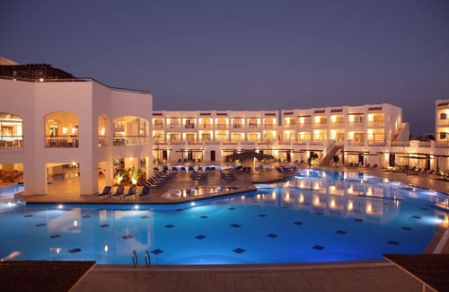 Sharm El Sheikh Resort | Pools, Spa, Aerobics & Aqua Fit Classes & Entertainment at Your Red Sea Retreat