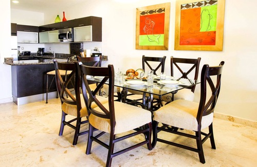 Downtown Condo | Poolside Condo Right On The Beach In Playa Del Carmen!