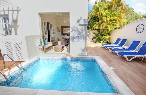 Porters House | Poolside Home, Short Walk to Beach - Turtle View 10