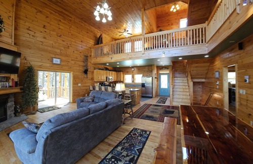 Ellijay Cabin | Poolside Mountain Retreat- Family-sized, pet-friendly, pool, hot tub, private