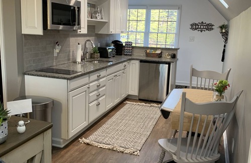 Campobello House | Poolside Mountain Views and Outdoor Living