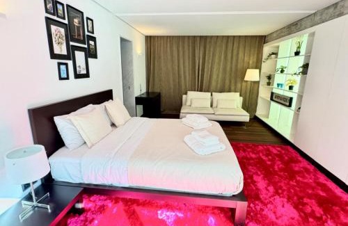Santarem House | Poolside Suite - Heated Shared Pool-Quinta da BellaVista
