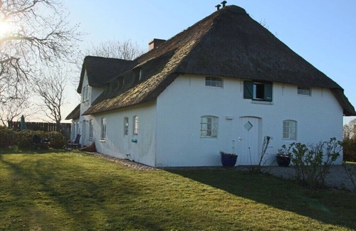 Poppenbull House | Poppenbüll thatched house