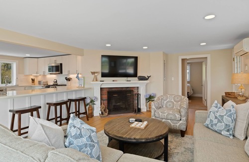 Popponesset House | Popponesset Beach House-3 bedroom, sleeps 6, A/C, 2 baths, one back from beach.