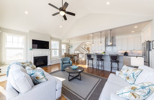 Popponesset House | Popponesset-Exclusive Oceanfront Rental, 3 bedroom, 3.5 baths, sleeps 6