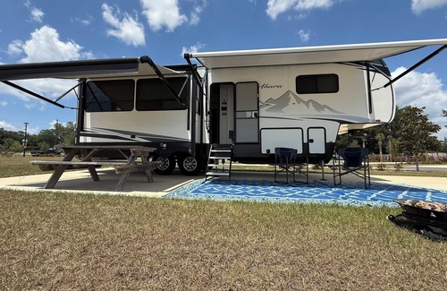 Fellowship House | Poppop's Rambler at Champions Run Luxury Resort