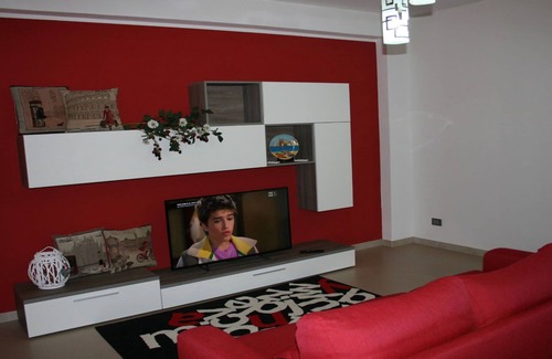 Castellammare del Golfo Apartment | Poppy Apartment WIFI FREE Rainbow Apartments. CIR 19081005C225345.
