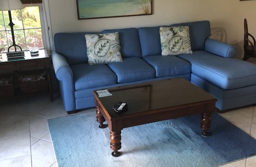 Grace Bay Condo | Popular QUEEN ANN SUITE on Grace Bay Beach