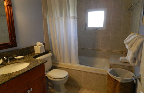 Grace Bay Condo | Popular QUEEN ANN SUITE on Grace Bay Beach