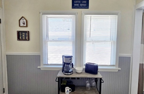 Port Clinton Cottage | Port Clinton Home~Lake & Park Views~Beach Access!