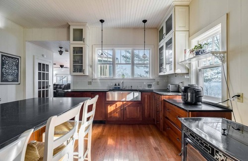 Northport House | Port Lucy - Family Home w/Direct Access to Bay!