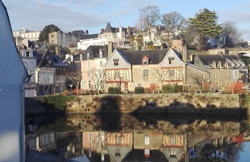 Port de St Goustan House | Port of St Goustan / Character House facing the River