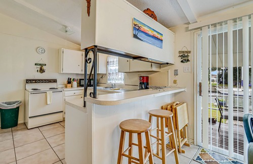 Palm Harbor House | Port Paradise | Snowbird-friendly house in Rockport with water views