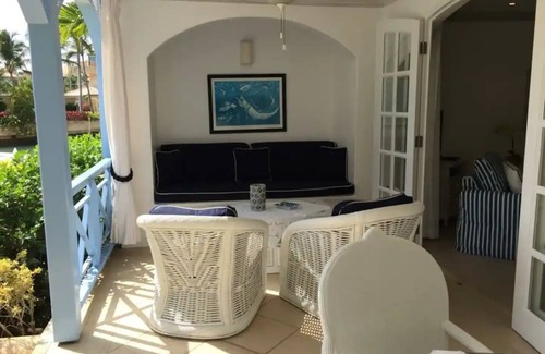 Douglas House | Port St. Charles - Lagoon view apt #131