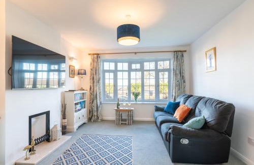 Penarth House | Port View House 3-Bedroom Self Catering Family Home with Garden Near Cardiff