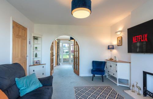 Penarth House | Port View House 3-Bedroom Self Catering Family Home with Garden Near Cardiff