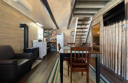 Portage Lake Cabin | Portage Lakeside Cabins, The Bear's Den