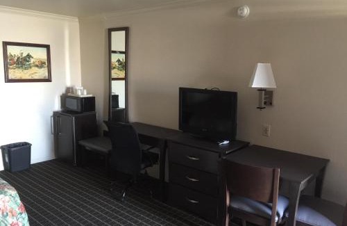 Lone Pine Hotel | Portal Motel