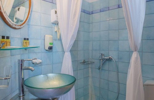 Portaria Bed & Breakfast | Portaria Pool Gem - Palladio Double Room w/Fireplace
