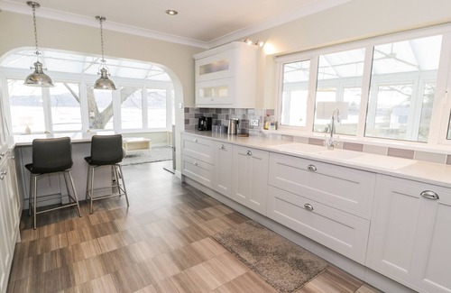 Pentraeth Cottage | PORTH LLONGDY UCHAF, family friendly, with open fire in Red Wharf Bay
