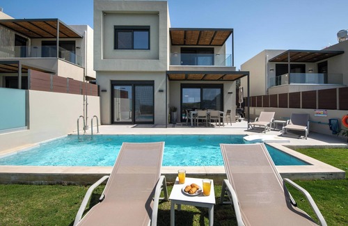 Agios Vasileios Villa | Porti Iraklis 2 - A Stylish Eco Villa near beaches