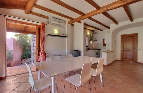 Porto Cervo Villa | PORTO CERVO: Villa with 3 bedrooms, 2 bathrooms, large terrace, condominium swimming pool