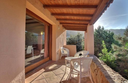 Porto Cervo Villa | PORTO CERVO: Villa with 3 bedrooms, 2 bathrooms, large terrace, condominium swimming pool