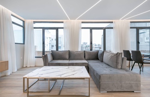 Piraeus Apartment | Porto Pireo 5th floor