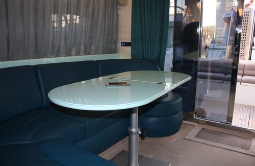 Campanha Boat Rental | Porto Privat Yatch is a luxury vessel located at Marina do Freixo.