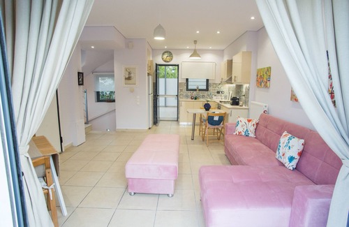 Ormos Agiou Ioannou House | Porto Rafti view by Akroploro for business or holidays.
