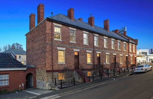 Battery Point Apartment | Portsea Place Hobart - designer studio + parking