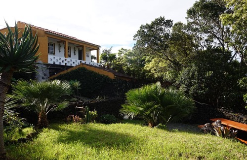 Praia do Norte House | Portugal House in Fajã, Faial Azores