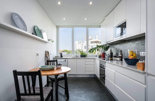 Cascais Apartment | Portugal Portfolio - Scenic Space Apt