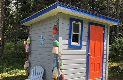 Tenants Harbor House | “Posada de Pelicano”- Bright 2 bedroom Home with Ocean Access