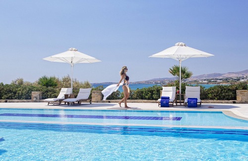 Chrissi Akti Apartment | Poseidon of Paros