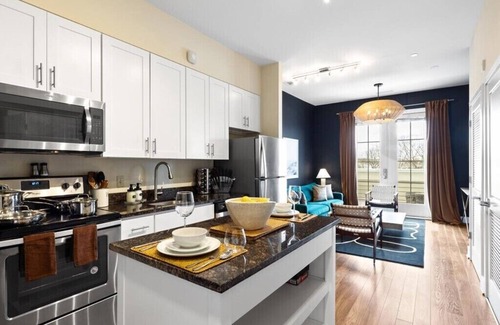 Old Town West Apartment | ⚜Posh Executive Apt⚜Fast WiFi ⚜Free Parking