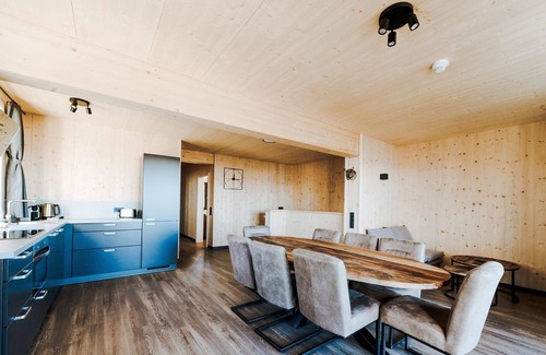 Sonnleitn House | Posh Holiday Home in Sonnleitn with Sauna, Panoramic Terrace