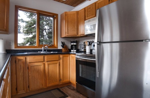Okanagan-Similkameen Ski Chalet | Post & Beam Chalet at Apex Mountain/Hot Tub sleeps 10