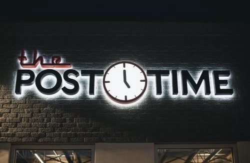Carlsbad Hotel | Post Time Inn