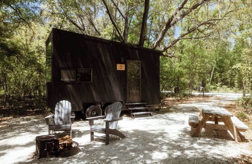 Epsom Cabin | Postcard Cabins Blake Brook