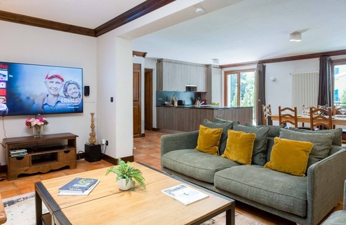 Chamonix City Centre Apartment | Pothecary apartment - an apartment that sleeps 8 guests in 3 bedrooms